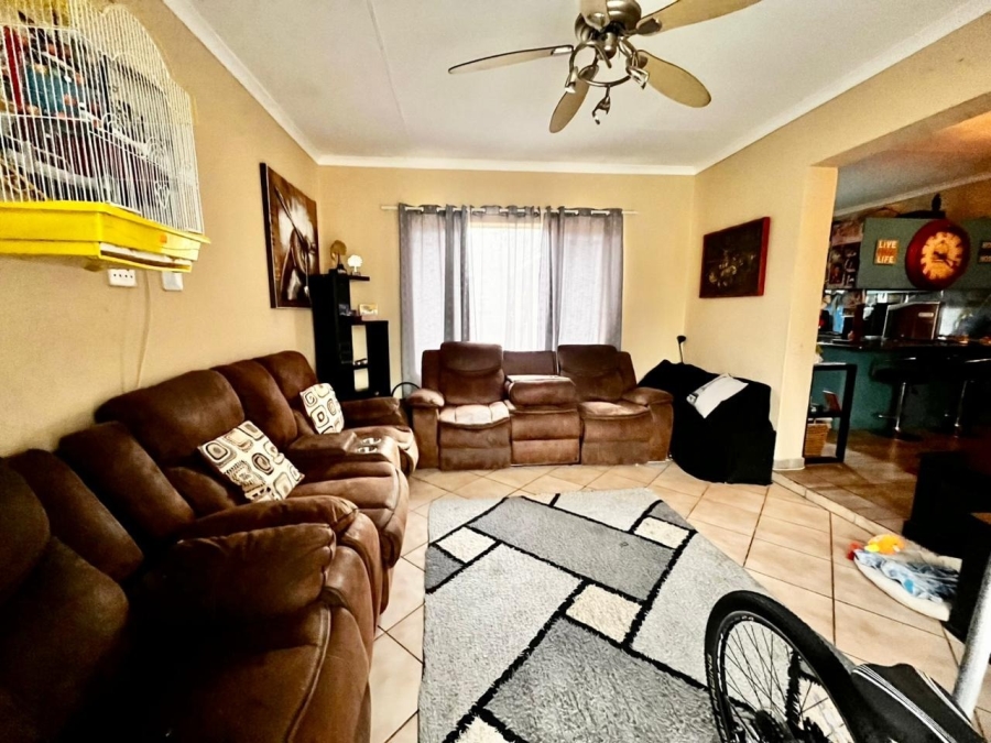 5 Bedroom Property for Sale in Waterval East North West